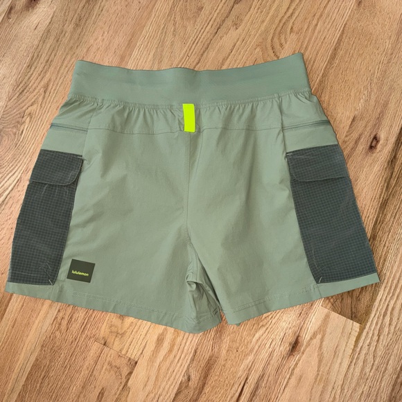 Lululemon Multi-Pocket Cargo High-Rise Hiking Short 5" Laurel Green 12 - Picture 12 of 14